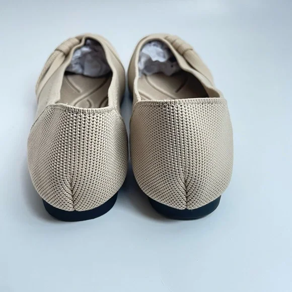 NWT Pointed Toe Ballet Flats - Nude - Size 7 - Picture 8 of 8